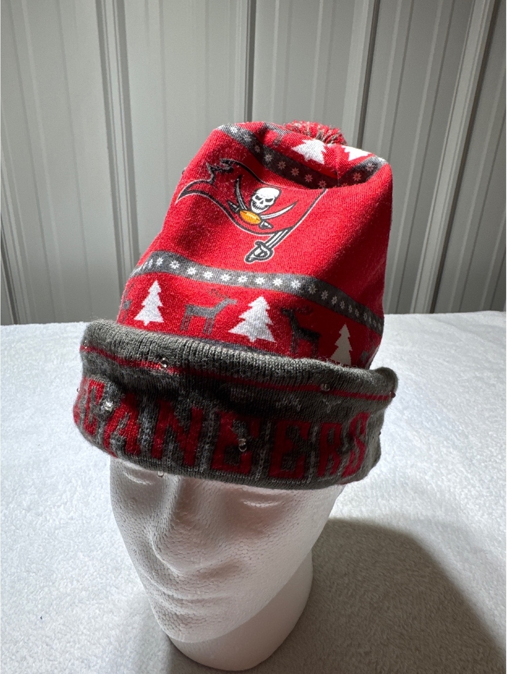 Tampa Bay Buccaneers NFL Holiday Pom Pom Beanie Hat one size